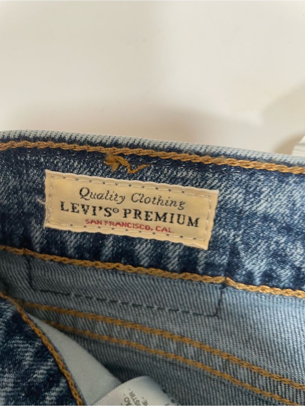 NWT Levi’s 728 High-Rise Wide Leg Jean - Picture 8 of 8